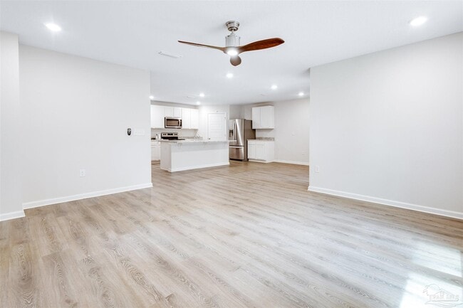 Building Photo - 975 Lovebird Ct