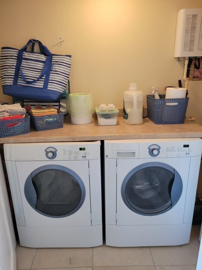 Building Photo - 8034 Riverview Rd