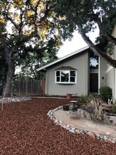 Building Photo - 5613 Glencrest Ln