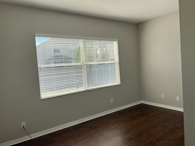 Building Photo - 3 Bedroom 2 Bath Single Family Home