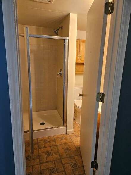 Building Photo - 105 E 30th St