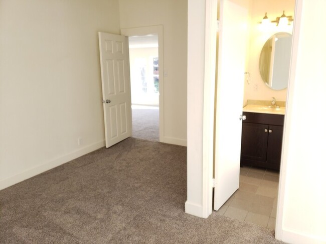 Building Photo - Newly Renovated 2BR/2BA La Mesa Village Gem!