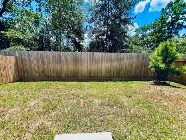 Building Photo - 3014 Mallorca Dr