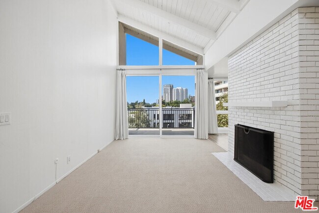 Building Photo - 1340 S Beverly Glen Blvd