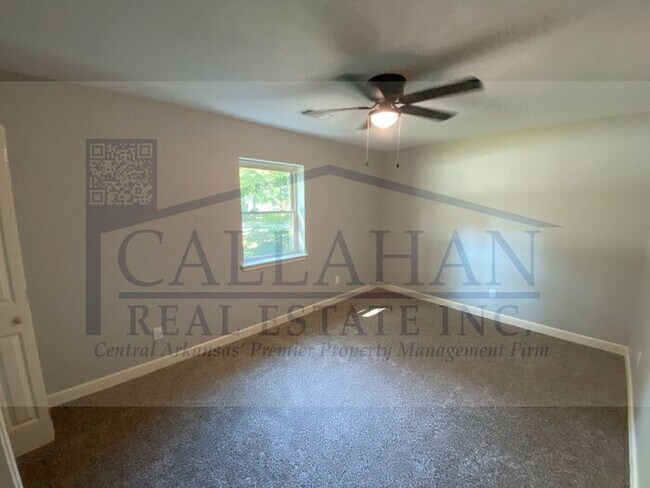 Building Photo - Updated NLR 2 Bedroom Unit