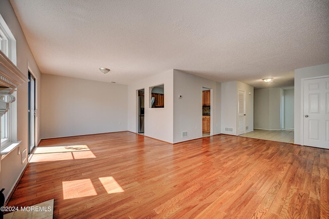 Building Photo - 44 Mariners Cove