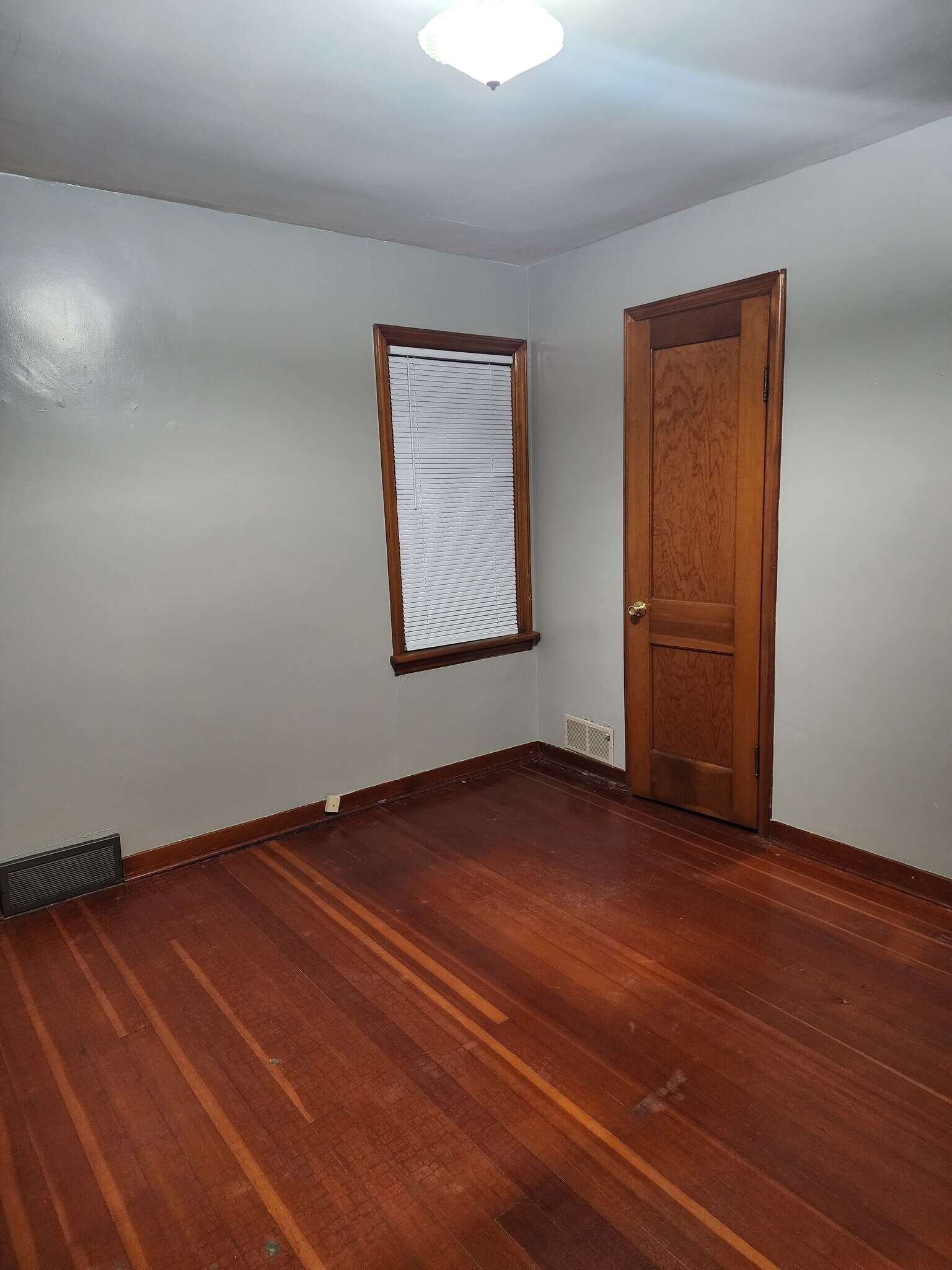 Building Photo - 333 Cleveland Ave E