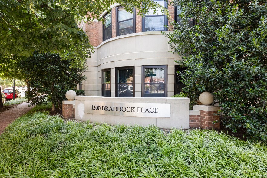 Building Photo - 1200 Braddock Pl