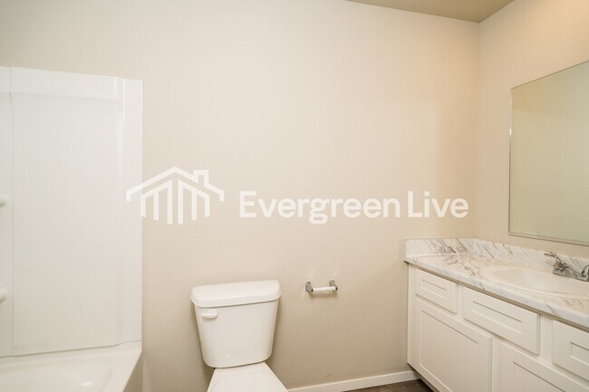 Building Photo - 10174 E Biswell Ln