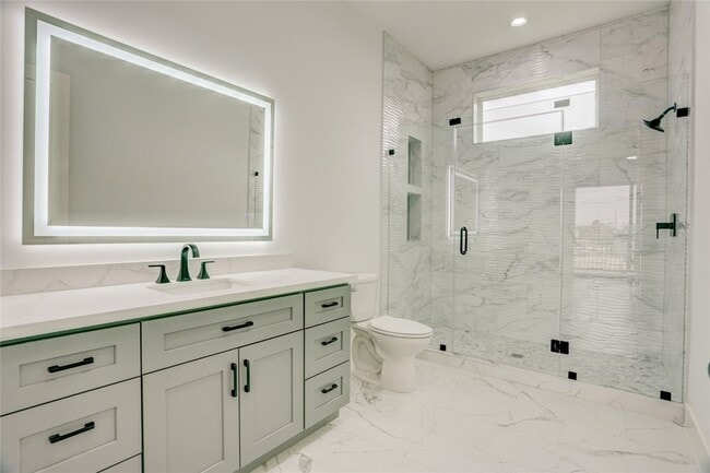 Building Photo - 6814 Hartland St