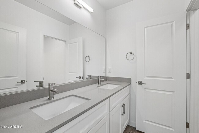 Building Photo - 3021 W Williams Dr