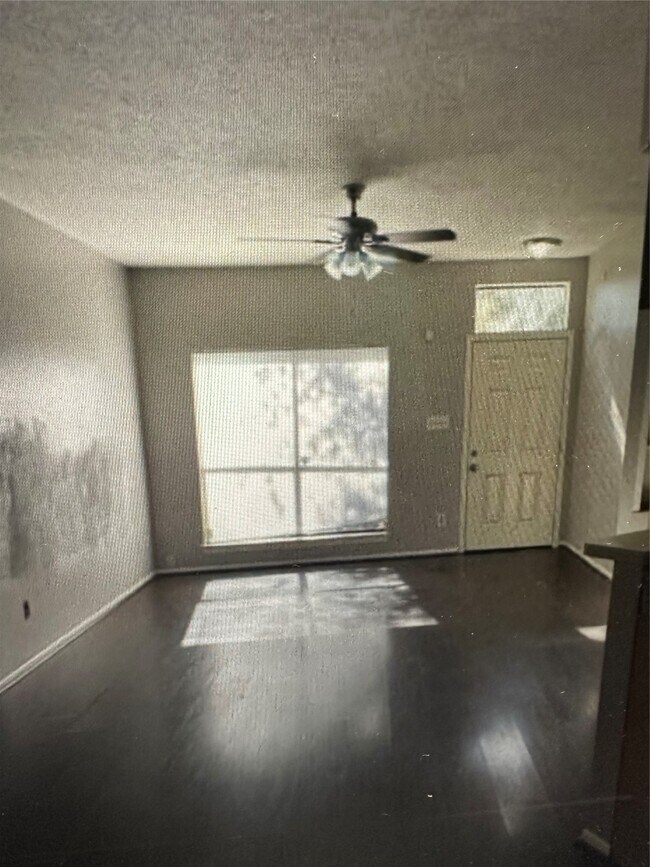 Building Photo - 13620 Rosewood St