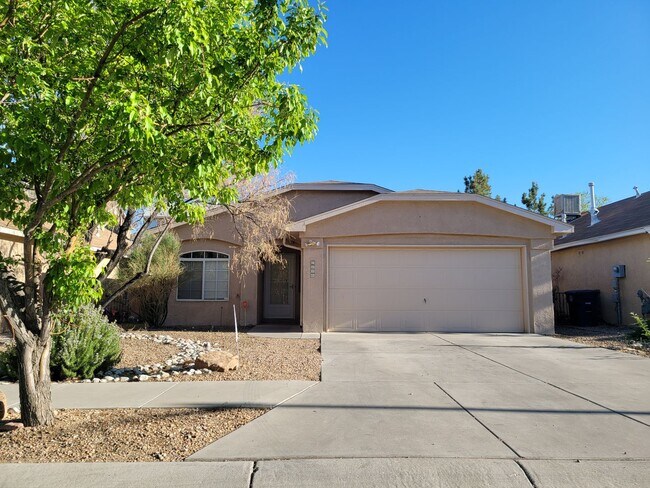 Building Photo - NW 4 Bedroom 2.5 Bath Home Available now!