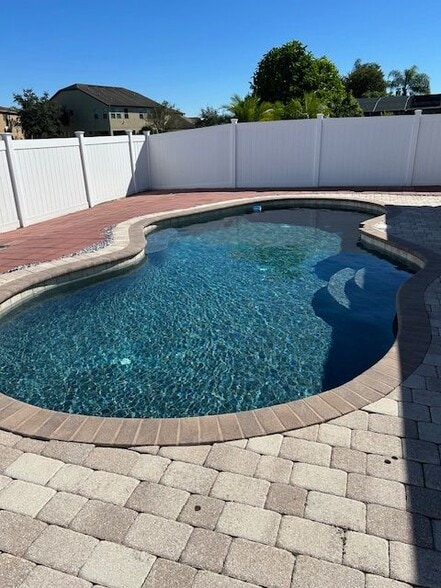 Building Photo - 15181 Sugargrove Way