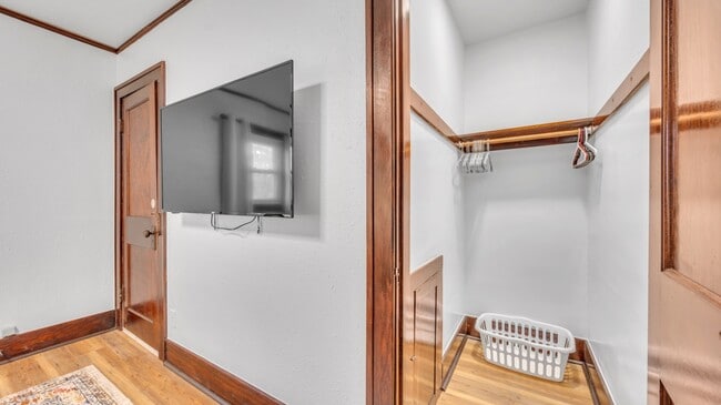 Building Photo - 715 N 14th St