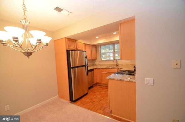 Building Photo - 3907 Golf Tee Ct