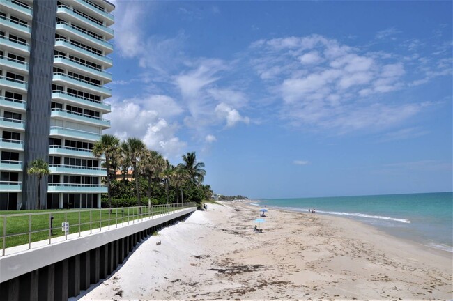 Building Photo - 3554 Ocean Dr