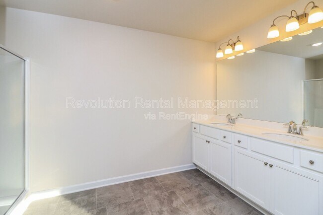 Building Photo - 1002 Merritt Dr