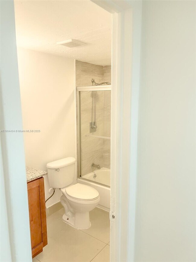 Building Photo - 3610 NW 21st St