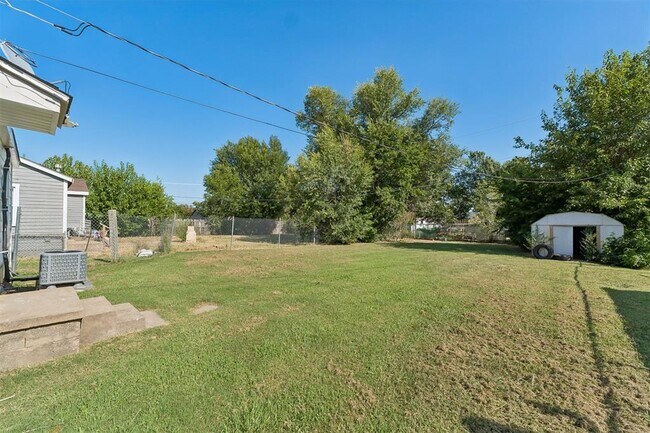 Building Photo - 912 SW 48th St