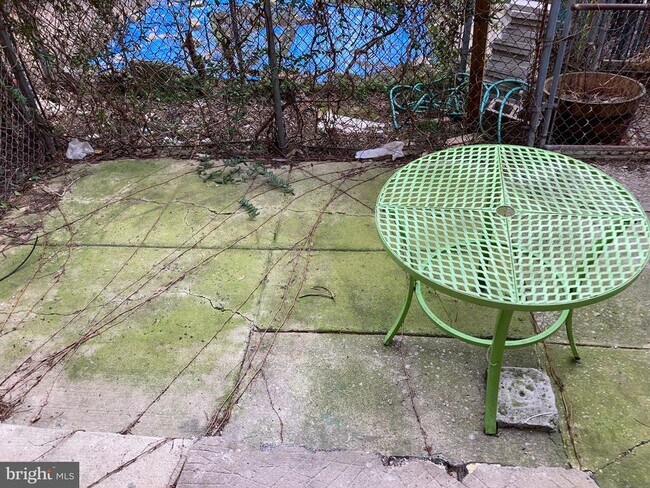 Building Photo - 5207 Hazel Ave