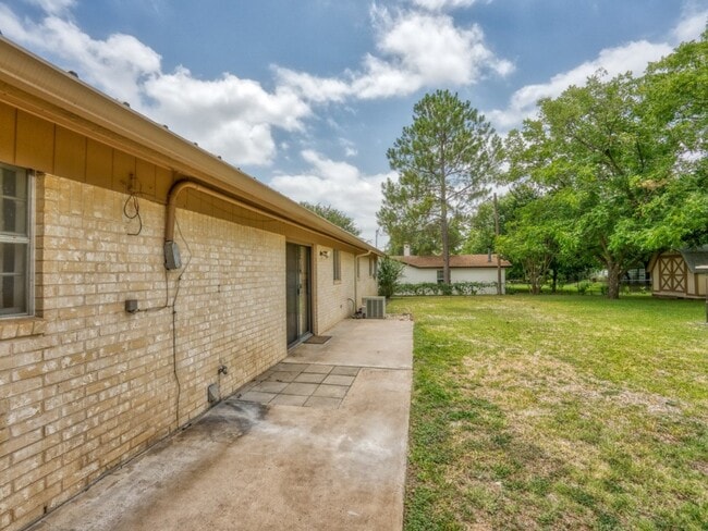 Building Photo - 207 McGee Trail