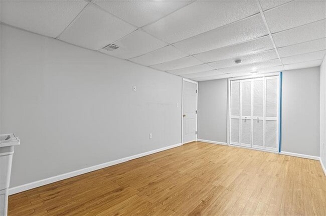 Building Photo - 700 Bush Dr