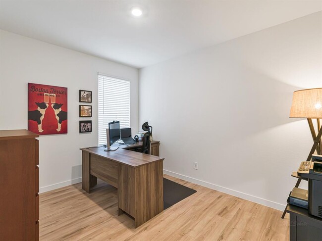 Building Photo - 22511 Petrizzi Ln