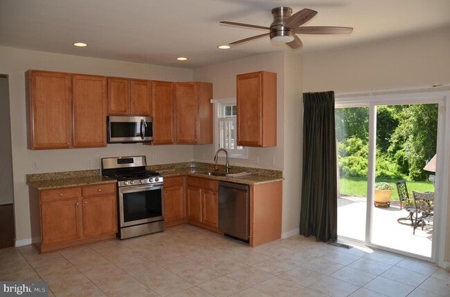 Building Photo - 8678 Mulberry Dr