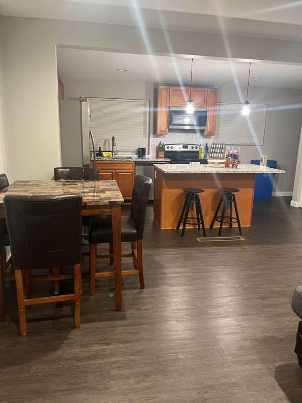 Building Photo - 1550 Frebis Ave