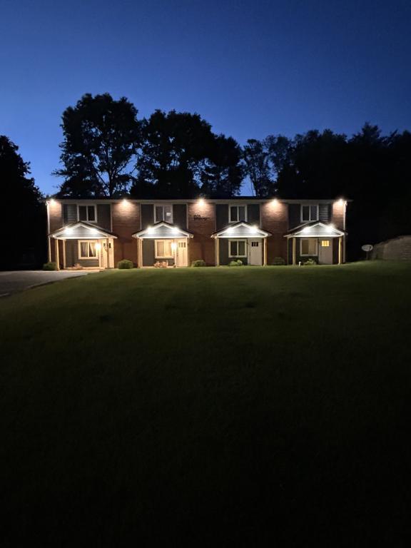 Building Photo - 1525 Weber Dr