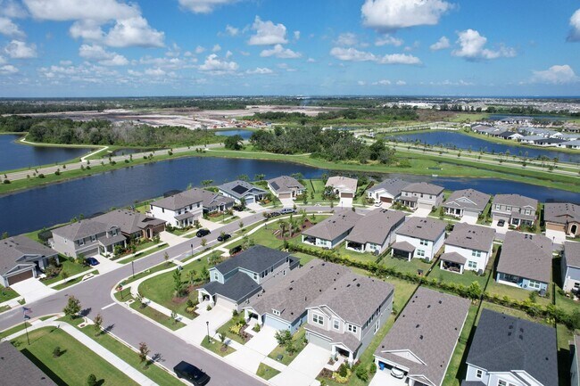 Building Photo - Three Bedroom / 2 Bath House - Waterset