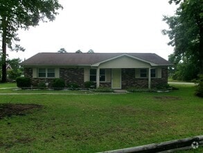 Building Photo - 2 bedroom duplex apartment off Forestbrook...