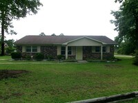 Building Photo - 2 bedroom duplex apartment off Forestbrook...