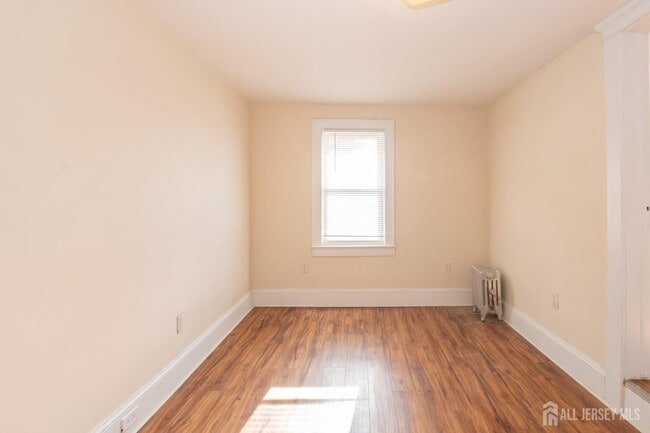 Building Photo - 217 MacArthur Ave