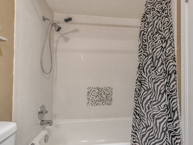 Building Photo - Fair Hill Duplex