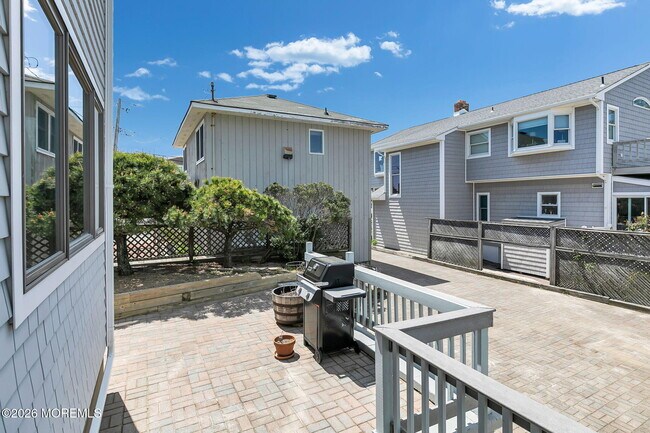 Building Photo - 304 Oceanfront