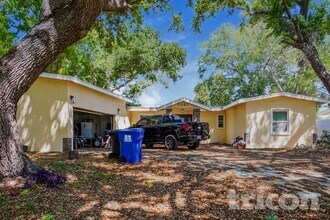 Building Photo - 1081 55th Terrace S