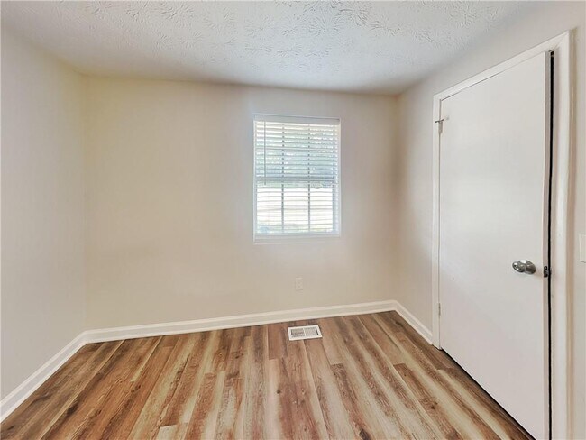 Building Photo - 3034 Millstone Ct SW