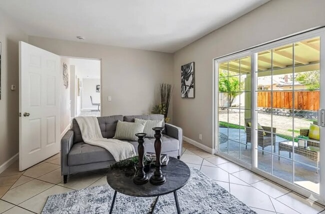 Building Photo - 3342 Dias Dr