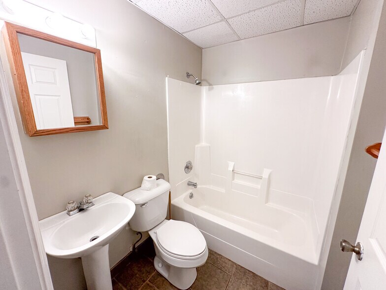 Building Photo - 1118 Stuhr Ct