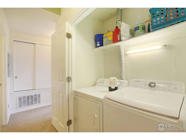 Building Photo - 2450 Windrow Dr