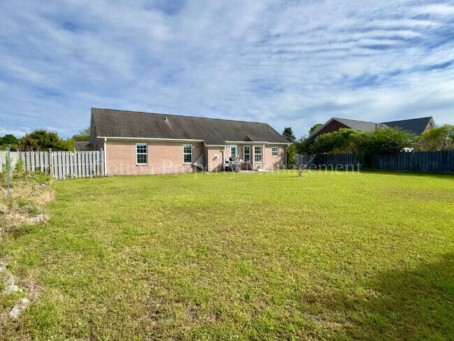 Building Photo - 2824 White Rd