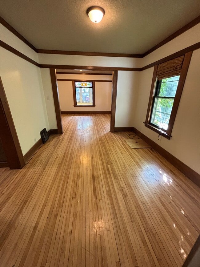 Building Photo - Single Family Home in Bryn Mawr/Harrison - Updated Kitchen + Dishwasher!