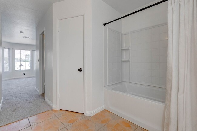 Building Photo - 5519 Myron Cir