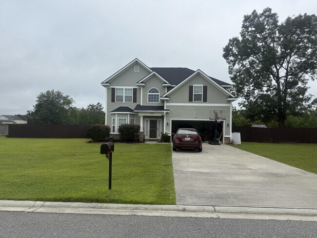 Building Photo - 292 NE Highland Pony Way