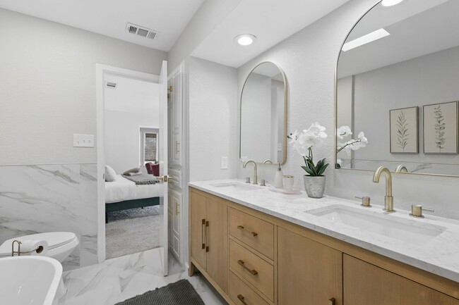 Building Photo - Luxury 5-Bedroom Retreat with Pool & Game Room