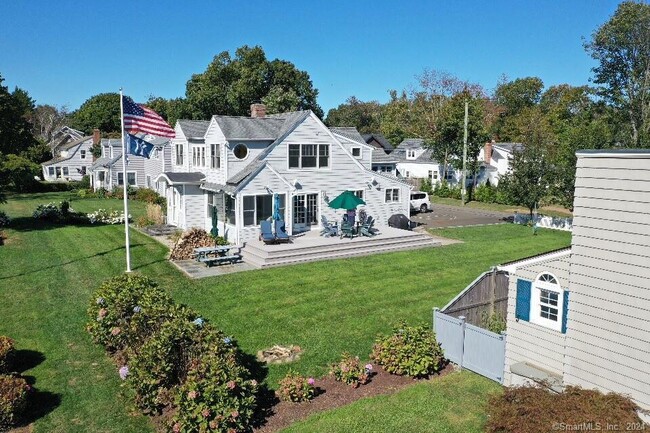 Primary Photo - 140 Overshore Dr E