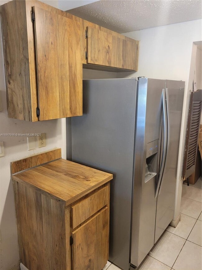 Building Photo - 6963 SW 40th St