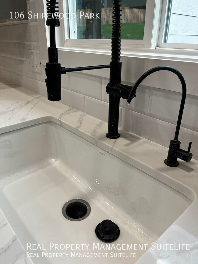 Building Photo - 106 Shirewood Park